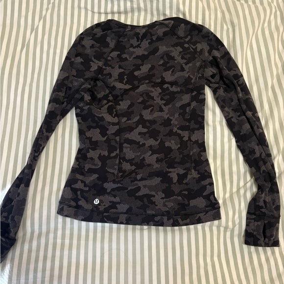 LULULEMON fleece lined long sleeve! - Picture 3 of 6
